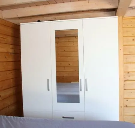 בית נופש Fins Holiday House