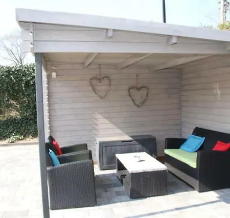 Fins Holiday House ארמלו