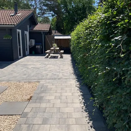 בית נופש Fins Holiday House *